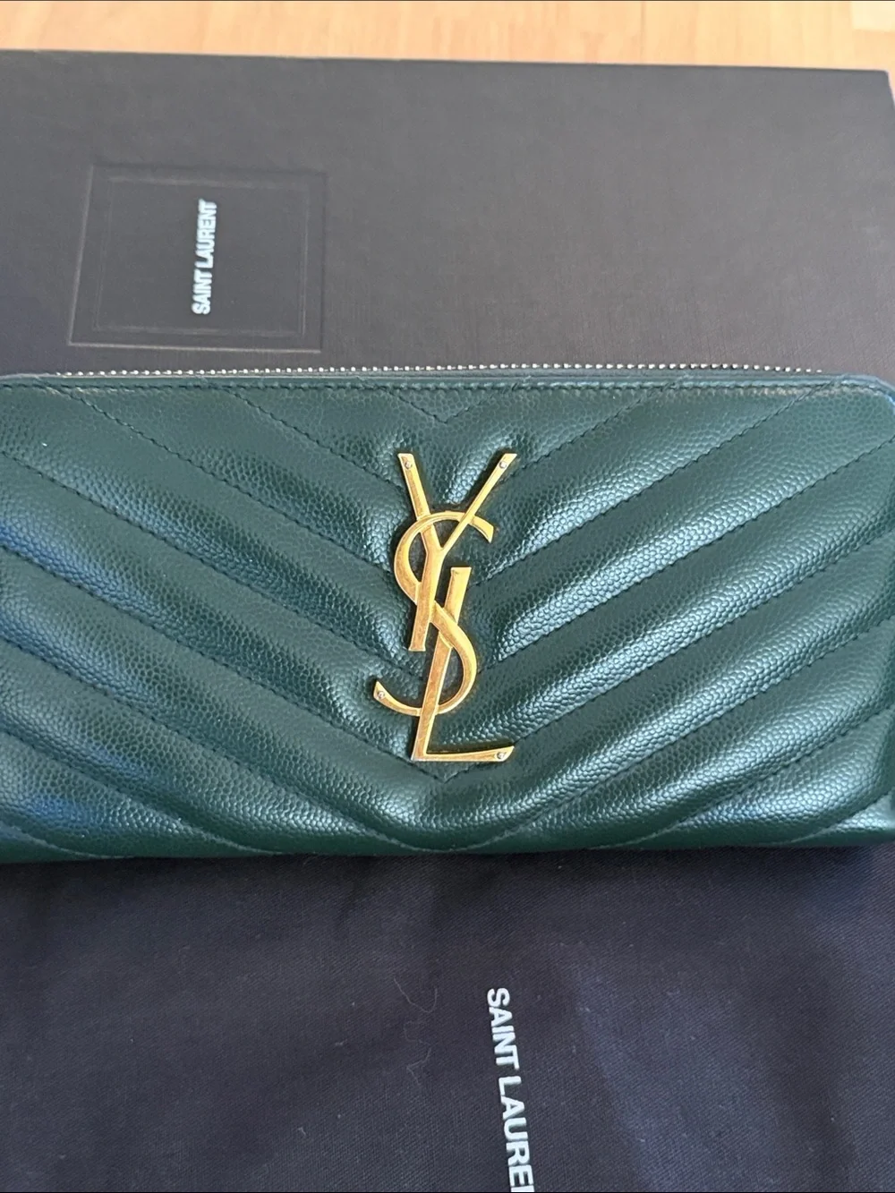 CASSANDRE MATELASSÉ ZIP AROUND WALLET IN GRAIN DE POUDRE LEATHER - Picture 4 of 12